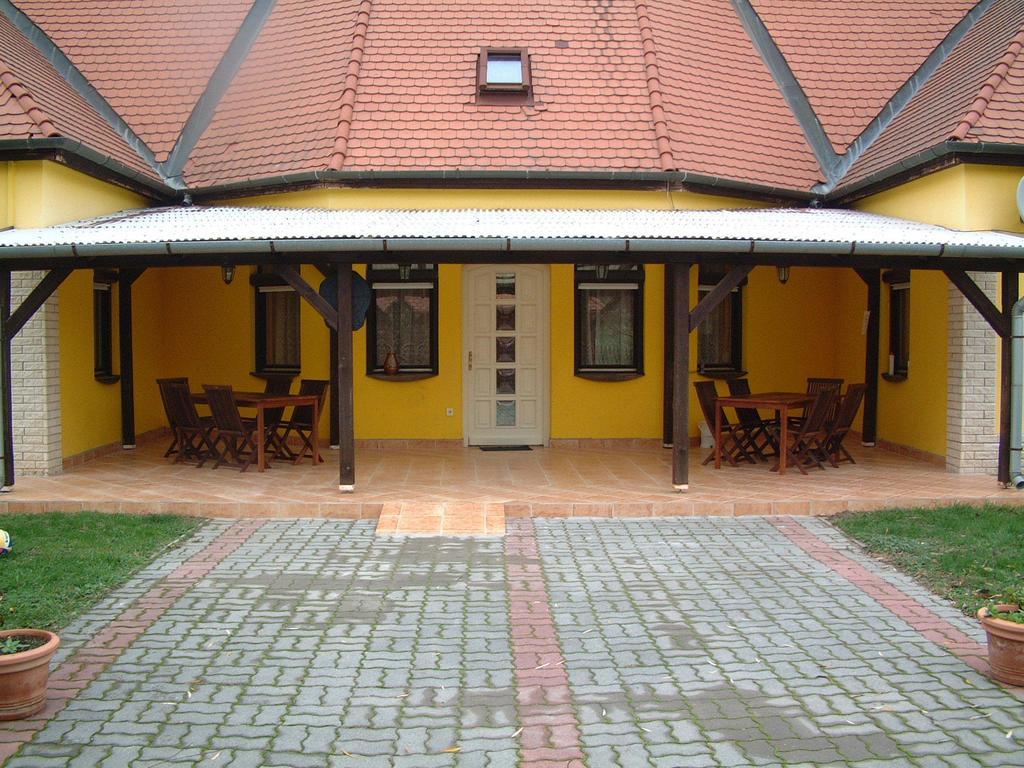 Kisecset-Vendeghaz Hotel Bagian luar foto